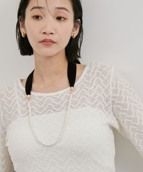 VIS（ビス）の「ベロアリボンガラスパールネックレス（ネックレス・レディース・ホワイト・FREE）」の2枚目の写真