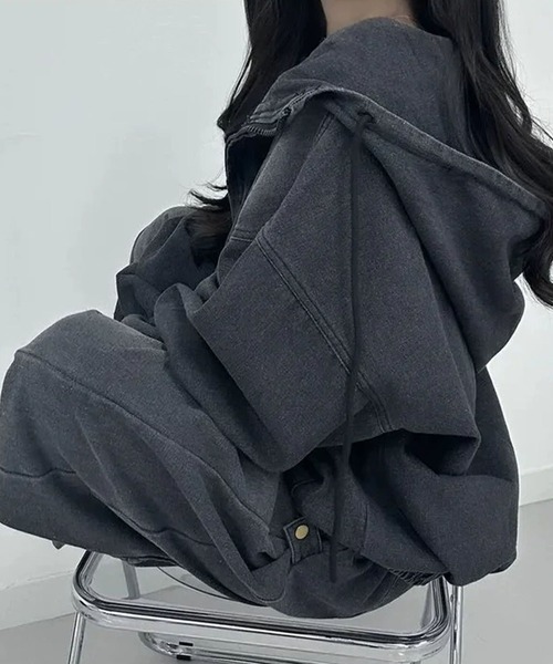 GLAMOROUS JANE(グラマラスジェーン)の「デニムフード付オーバーサイズブルゾン(デニムジャケット・レディース・ブラック/ブルー・FREE)」の3枚目の写真