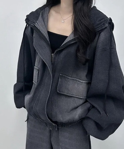 GLAMOROUS JANE(グラマラスジェーン)の「デニムフード付オーバーサイズブルゾン(デニムジャケット・レディース・ブラック/ブルー・FREE)」の13枚目の写真