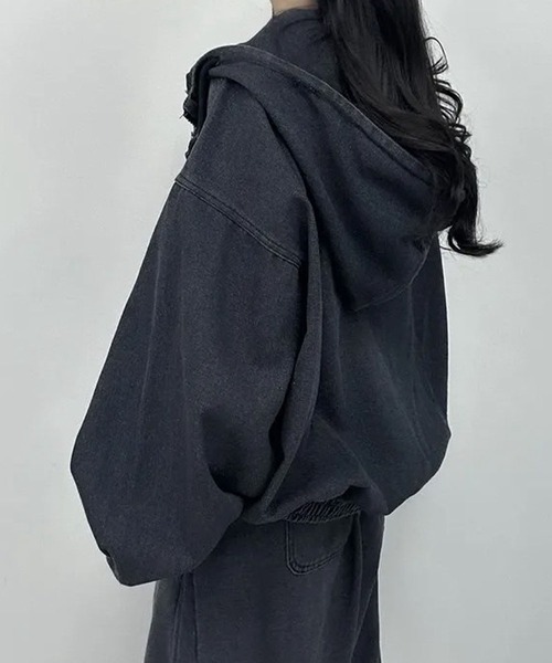 GLAMOROUS JANE(グラマラスジェーン)の「デニムフード付オーバーサイズブルゾン(デニムジャケット・レディース・ブラック/ブルー・FREE)」の11枚目の写真