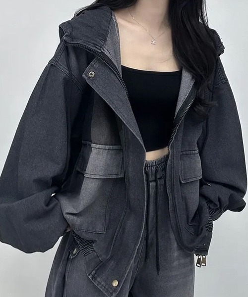 GLAMOROUS JANE(グラマラスジェーン)の「デニムフード付オーバーサイズブルゾン(デニムジャケット・レディース・ブラック/ブルー・FREE)」の12枚目の写真
