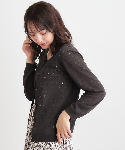 LAURA ASHLEY(ローラアシュレイ)の「【人気デザイン!アイレット入り】カーディガン(カーディガン/ボレロ・レディース・チャコールグレー/ライトグレー系9/ピンク系・38/40)」の8枚目の写真