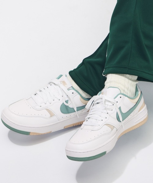 NIKE(ナイキ)の「ナイキ NIKE ナイキ ガンマ フォース(スニーカー・レディース・エメラルド・23.0cm/23.5cm/24.0cm/24.5cm/25.0cm)」の1枚目の写真