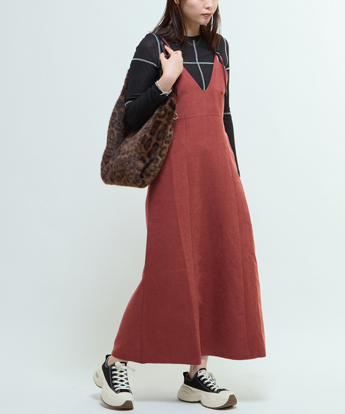 CONVERSE TOKYO(コンバーストウキョウ)の「PEACH POPLIN CAMISOLE DRESS(ワンピース・レディース・チャコールグレー/レッド・FREE)」の2枚目の写真