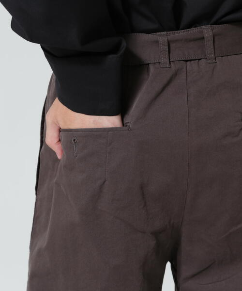 Toironier（トワロニエ）の「Toironier/トワロニエ/Belted Trousers（チノパンツ・メンズ・チャコールグレー/ブラウン・1/3/2）」の11枚目の写真