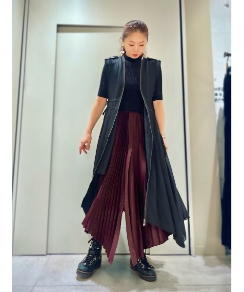 ALLSAINTS(オールセインツ)の「JAX PLEATED MIDI SKIRT | JAX プリーツ ミディ スカート(スカート・レディース・レッド系その他・8/4/6)」の8枚目の写真