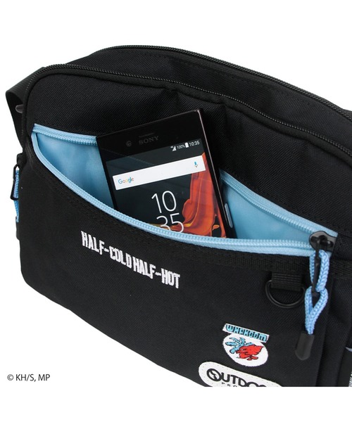 OUTDOOR PRODUCTS(アウトドアプロダクツ)の「【僕のヒーローアカデミア×OUTDOOR PRODUCTS】 缶バッチ付き横型ショルダー(ショルダーバッグ・レディース・スカイブルー/グレー/ターコイズブルー/オレンジ・FREE)」の11枚目の写真