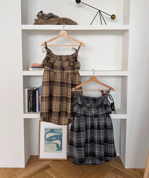 INTER FACTORY(インターファクトリー)の「ちょこび - チェックキャミチュニック made in INTER FACTORY(チュニック・レディース・ベージュ/グレー・FREE)」の3枚目の写真