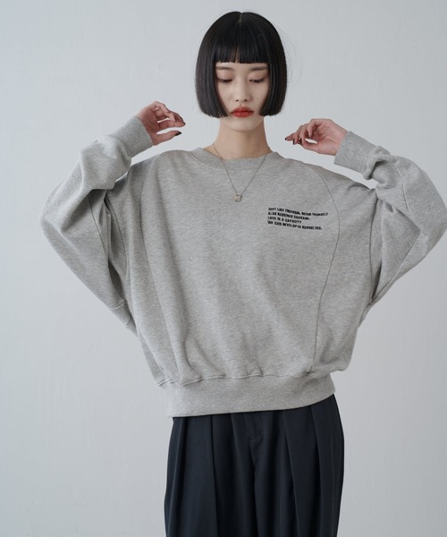 Lui's(ルイス)の「【MAY企画/ユニセックス】ワンポイントロゴ刺繍クルーネックスウェット(スウェット・レディース・グレー/ブラック/レッド/ネイビー・S/M)」の5枚目の写真