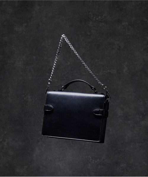 ADRER（アドラー）の「Metal Chain Shoulder Bag  - 4way - / メタルチェーンショルダーバッグ（ショルダーバッグ・メンズ・ブラック・FREE）」の2枚目の写真