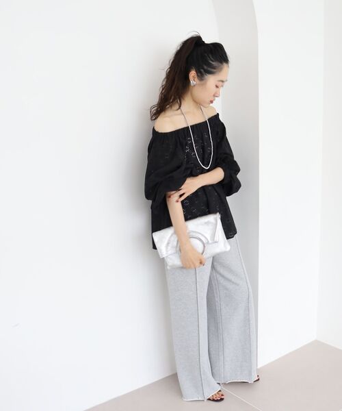 le.coeur blanc(ルクールブラン)の「レースオフショルブラウス(シャツ/ブラウス・レディース・ブラック/オフホワイト・38)」の15枚目の写真