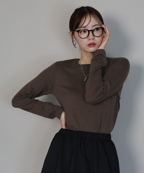 J by blue(ジェイバイブルー)の「《新色追加》クルーネックTシャツ(Tシャツ/カットソー・レディース・ブラック/ブラウン/アイボリー/グレー/ブルー/グリーン・MEDIUM)」の1枚目の写真