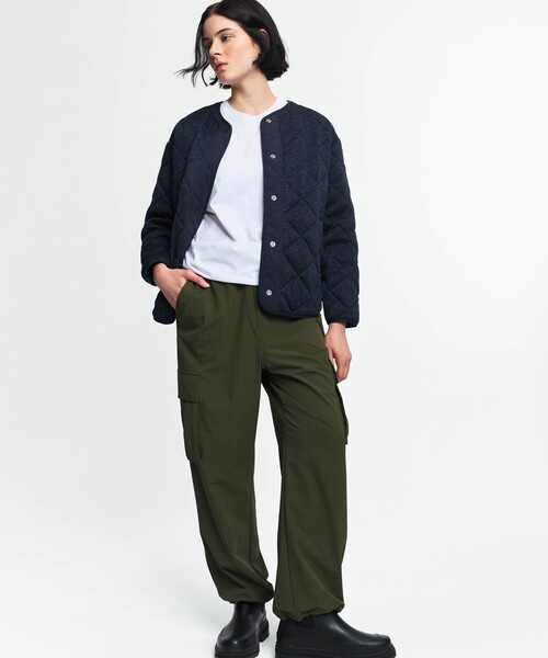 AIGLE（エーグル）の「撥水 ストレッチナイロンカーゴパンツ（カーゴパンツ・レディース・ベージュ/モスグリーン・38/36）」の3枚目の写真