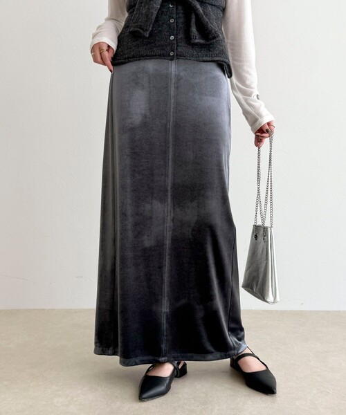 fredy emue（フレディエミュ）の「ベロアタイトスカート（スカート・レディース・ベージュ/グレー・38/36）」の18枚目の写真
