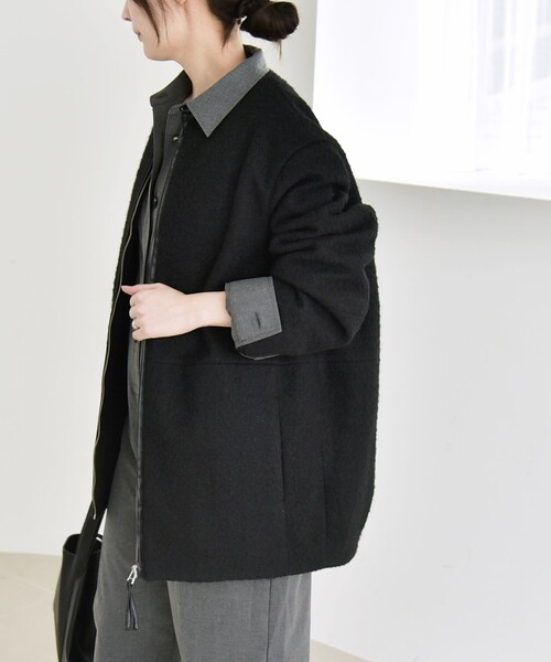 quaranciel(カランシエル)の「quaranciel: ノーカラー パイピング ジップ コート(ノーカラーコート・レディース・ベージュ/ブラック・ONE SIZE)」の20枚目の写真