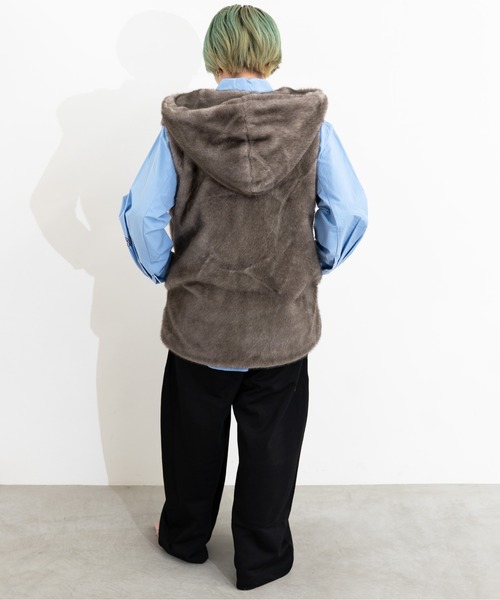 MIDVEIN（ミッドヴェイン）の「ECO FUR VEST（その他アウター・レディース・ブラウン/ブラック/ベージュ・FREE）」の5枚目の写真