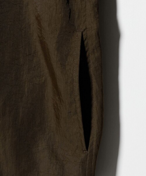 ASTRAET(アストラット)の「<ASTRAET>ナイロン スソドローコード ジップブルゾン(シャツ/ブラウス・レディース・ブラック/ダークブラウン・FREE)」の15枚目の写真