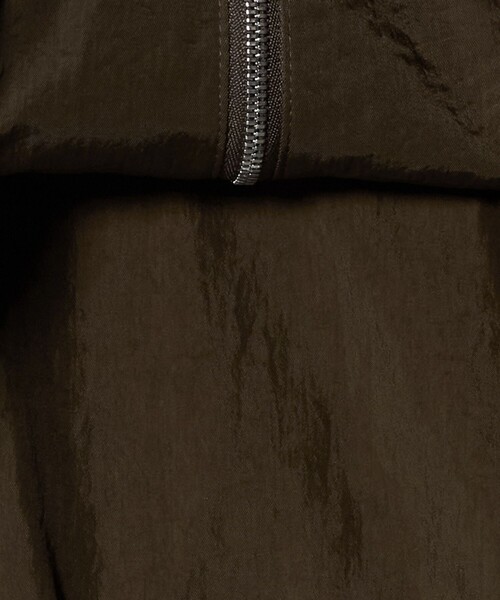 ASTRAET(アストラット)の「<ASTRAET>ナイロン スソドローコード ジップブルゾン(シャツ/ブラウス・レディース・ブラック/ダークブラウン・FREE)」の5枚目の写真