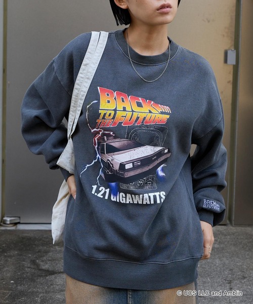 MONO-MART(モノマート)の「【BACK TO THE FUTURE / JAWS 】別注 バック・トゥ・ザ・フューチャー ジョーズ ピグメント加工 ヴィンテージライク ビッグシルエット スウェット プルオーバー(スウェット・レディース・オートミール/ブラック/グレー系/ブラック系/ネイビー・M/L)」の13枚目の写真