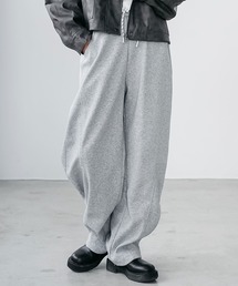 mili an deni（ミリアンデニ）の「スウェットカーブパンツ（スウェットパンツ）」