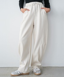 mili an deni（ミリアンデニ）の「スウェットカーブパンツ（スウェットパンツ）」