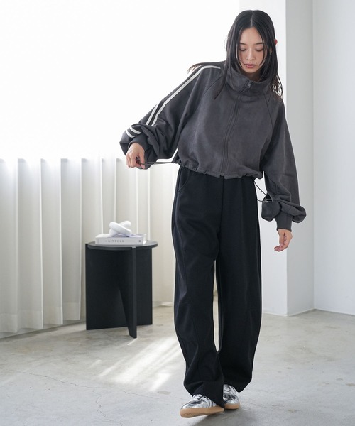 mili an deni(ミリアンデニ)の「スウェットカーブパンツ(スウェットパンツ・レディース・オフホワイト/グレー/ブラック・M)」の4枚目の写真