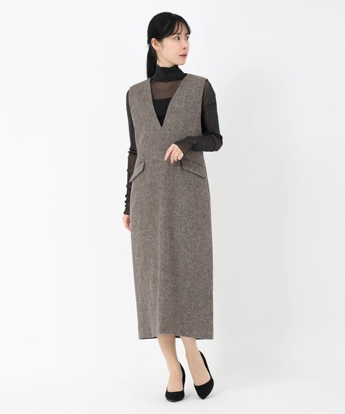 STRAWBERRY-FIELDS(ストロベリーフィールズ)の「ホームスパンラメツイード_Vネックジャンパースカート(ジャンパースカート・レディース・ブラック/ライトグレー/ダークブラウン・2)」の10枚目の写真