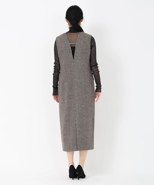 STRAWBERRY-FIELDS(ストロベリーフィールズ)の「ホームスパンラメツイード_Vネックジャンパースカート(ジャンパースカート・レディース・ブラック/ライトグレー/ダークブラウン・2)」の12枚目の写真