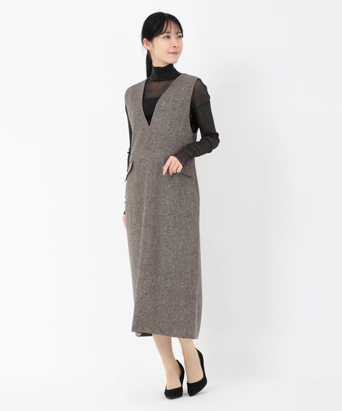 STRAWBERRY-FIELDS(ストロベリーフィールズ)の「ホームスパンラメツイード_Vネックジャンパースカート(ジャンパースカート・レディース・ブラック/ライトグレー/ダークブラウン・2)」の7枚目の写真