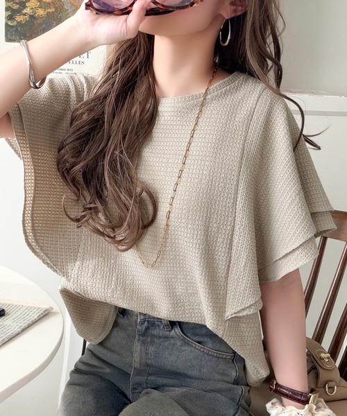 classicalelf（クラシカルエルフ）の「一枚で“きれい可愛い”が完成！レースジャガードフリルスリーブTシャツ（Tシャツ/カットソー・レディース・ブラック/グレイッシュベージュ/アイボリー・LARGE/MEDIUM/SMALL/X-LARGE）」の3枚目の写真