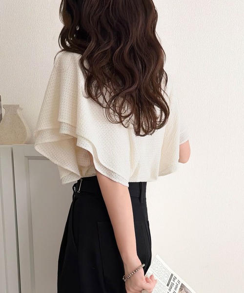 classicalelf（クラシカルエルフ）の「一枚で“きれい可愛い”が完成！レースジャガードフリルスリーブTシャツ（Tシャツ/カットソー・レディース・ブラック/グレイッシュベージュ/アイボリー・LARGE/MEDIUM/SMALL/X-LARGE）」の12枚目の写真