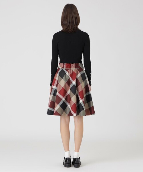 BLUE LABEL CRESTBRIDGE（ブルーレーベルクレストブリッジ）の「【一部店舗限定】クレストブリッジチェックフレアスカート（スカート・レディース・レッド/ベージュ系その他・36/40/38）」の5枚目の写真