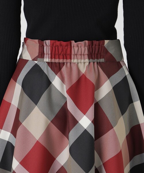 BLUE LABEL CRESTBRIDGE（ブルーレーベルクレストブリッジ）の「【一部店舗限定】クレストブリッジチェックフレアスカート（スカート・レディース・レッド/ベージュ系その他・36/40/38）」の7枚目の写真