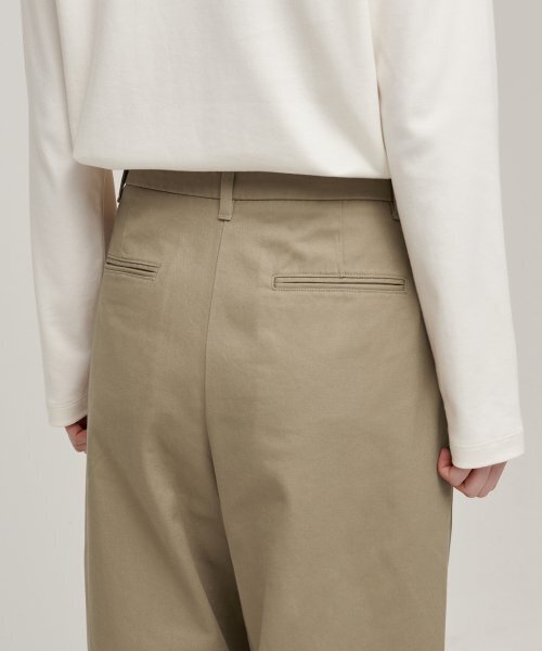MUSINSA STANDARD WOMAN（ムシンサスタンダードウーマン）の「ウィメンズツーピンタックワイドチノパンツ[ベージュ]（その他パンツ・レディース・その他・24/25/29/28/27/26/30）」の5枚目の写真