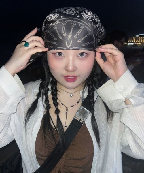 AAKAM(アーカム)の「Skull Printed Scarf (Brown)(バンダナ/スカーフ・レディース・その他・FREE)」の3枚目の写真