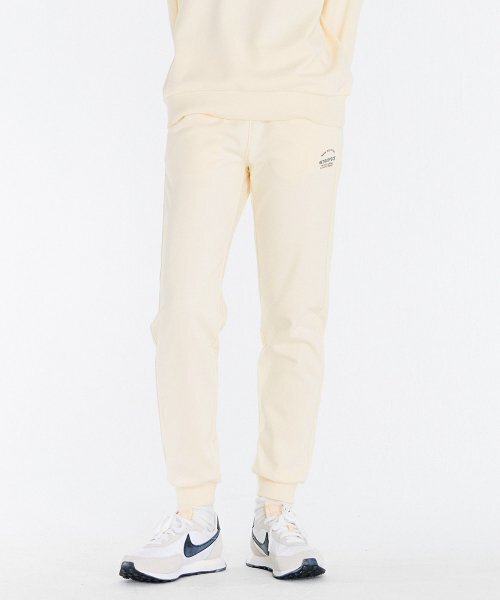 CHASECULT(チェイスカルト)の「共用エッセンシャルレタリングジョガーパンツ-CAZU7201B0M(スウェットパンツ・メンズ・ライトグレー・67/70/76/82)」の3枚目の写真