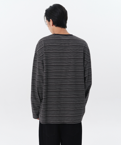 MUSINSA STANDARD（ムシンサスタンダード）の「マルチストライプリラックスド長袖Tシャツ4[ブラック]（Tシャツ/カットソー・メンズ・その他・XX-LARGE/SMALL/MEDIUM/LARGE/X-LARGE）」の3枚目の写真