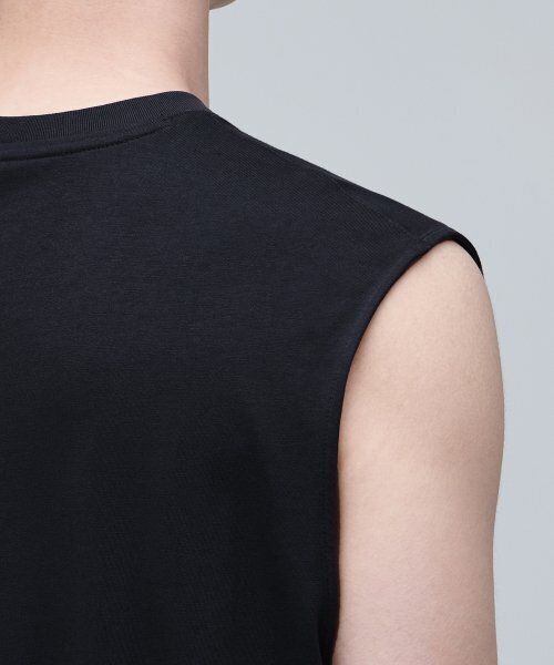 MUSINSA STANDARD（ムシンサスタンダード）の「[クールタンダード] リラックスドスリーブレストップ [ブラック]（Tシャツ/カットソー・メンズ・その他・LARGE/X-LARGE/SMALL/MEDIUM/XXX-LARGE/XX-LARGE）」の6枚目の写真