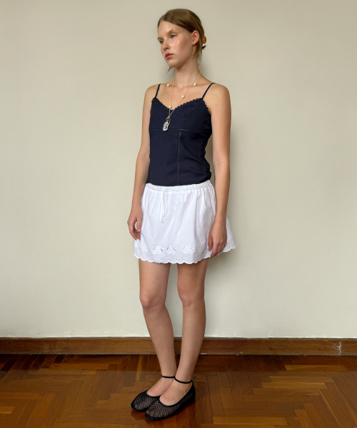 SINOON(シヌーン)の「V-Neck Lace Silky Sleeveless (Navy)(Tシャツ/カットソー・レディース・ネイビー・FREE)」の2枚目の写真