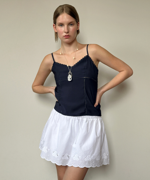 SINOON(シヌーン)の「V-Neck Lace Silky Sleeveless (Navy)(Tシャツ/カットソー・レディース・ネイビー・FREE)」の3枚目の写真