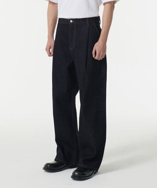 MUSINSA STANDARD（ムシンサスタンダード）の「ディープタックワイドデニムパンツ [ディープインディゴ]（デニムパンツ・メンズ・その他・36/34/28/29/32/30/31/33/26/27/38）」の2枚目の写真