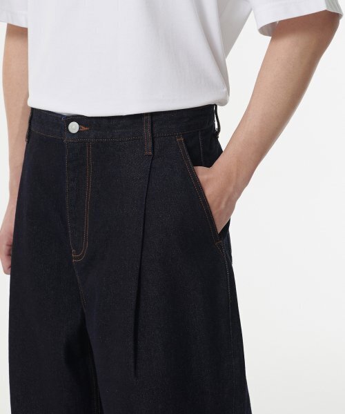 MUSINSA STANDARD（ムシンサスタンダード）の「ディープタックワイドデニムパンツ [ディープインディゴ]（デニムパンツ・メンズ・その他・36/34/28/29/32/30/31/33/26/27/38）」の5枚目の写真