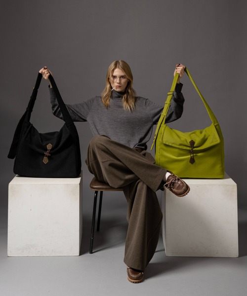 Felt Shoulder Bag - フェルトショルダーバッグ -（ショルダーバッグ