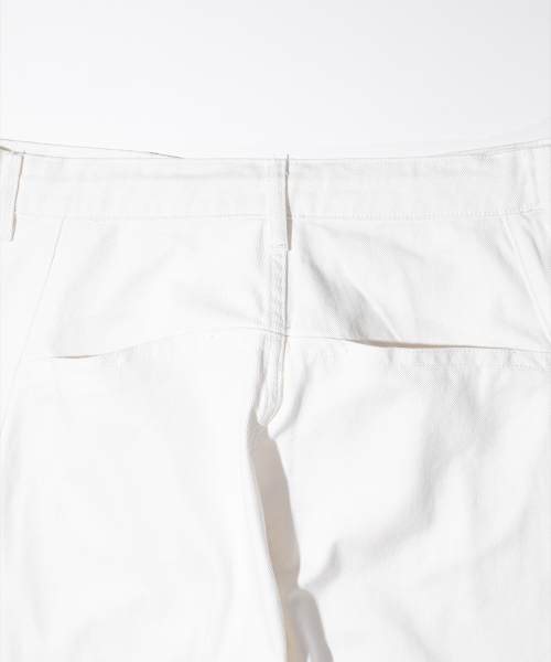 MASSNOUN(マスノウン)の「CURVED BALLOON DENIM MFHJP001-WT(デニムパンツ・レディース・その他・LARGE/MEDIUM/X-LARGE)」の9枚目の写真