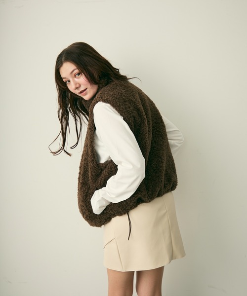 Lunea（ルネア）の「ノースリーブボアジャケット（その他アウター・レディース・アイボリー/ブラウン・FREE）」の4枚目の写真