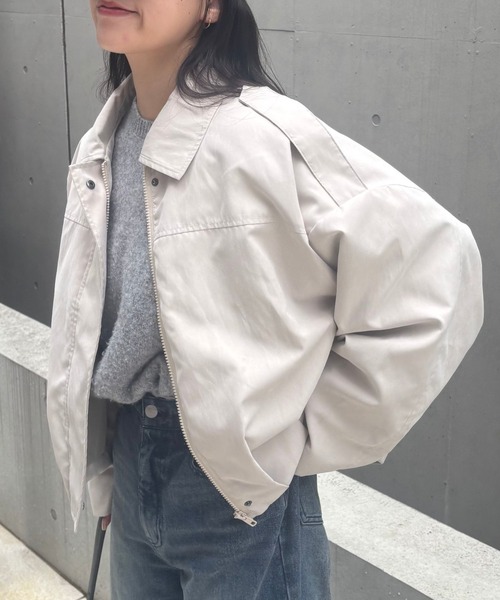 COLONY 2139（コロニートゥーワンスリーナイン）の「ピーチボンバージャケット（ブルゾン・レディース・ベージュ/アイボリー・FREE）」の3枚目の写真