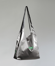 GREEN STUFF（グリーンスタッフ）の「boxy bag 53 - metallic nylon titanium silver（ショルダーバッグ）」