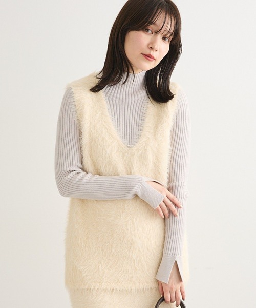 Green Parks(グリーンパークス)の「・Petit Fleur シャギーニットベスト(ベスト・レディース・チャコールグレー/ブラック/アイボリー・FREE)」の1枚目の写真