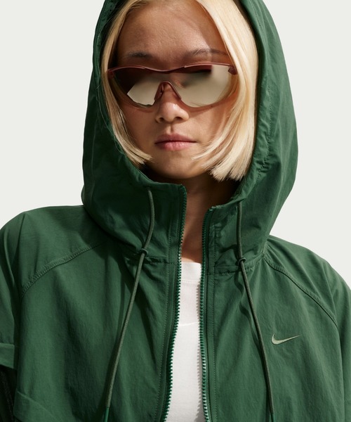 NIKE（ナイキ）の「NIKE AS W NSW OS HOODED WR JKT MOD / ナイキ ウィメンズ NSW OS WR フーディ ジャケット MOD 【SP】（その他アウター・レディース・ブラック/グリーン・S/M/L）」の12枚目の写真