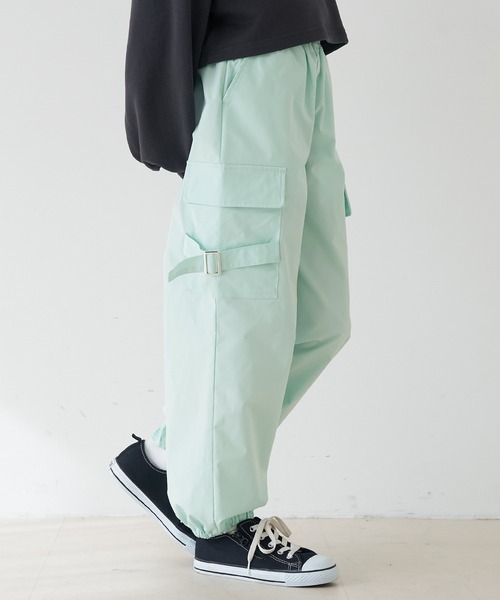 coca（coca）（コカ）の「キッズ　ベルトカーゴパンツ（カーゴパンツ・キッズ・ライトグリーン/ブラック・150/140/120/130）」の2枚目の写真